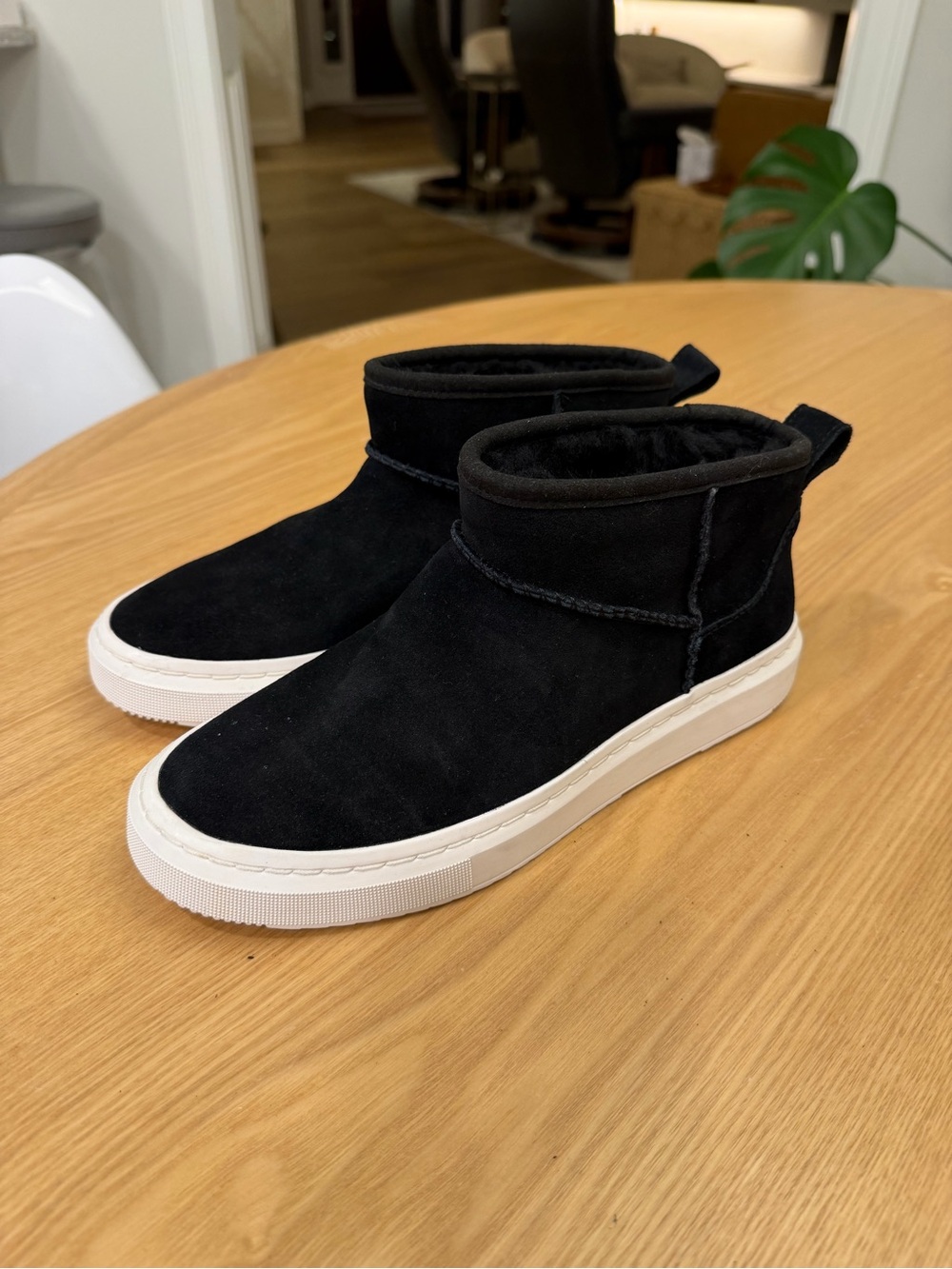 UGG Women’s Alameda Suede Ankle Boots Black 6.5 NEW
